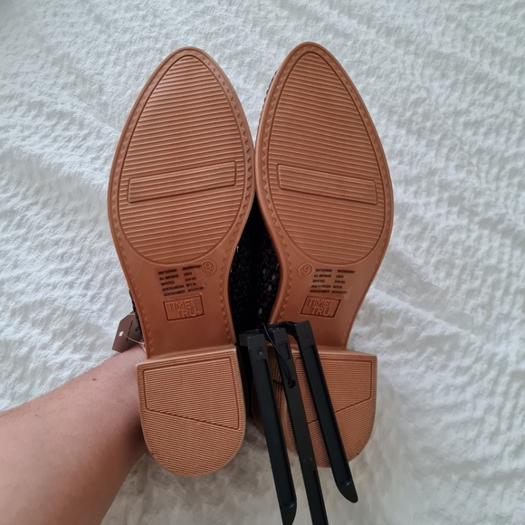 TIME AND TRU WOVEN MULES BLACK/BROWN SIZE 9 - Picture 6 of 7